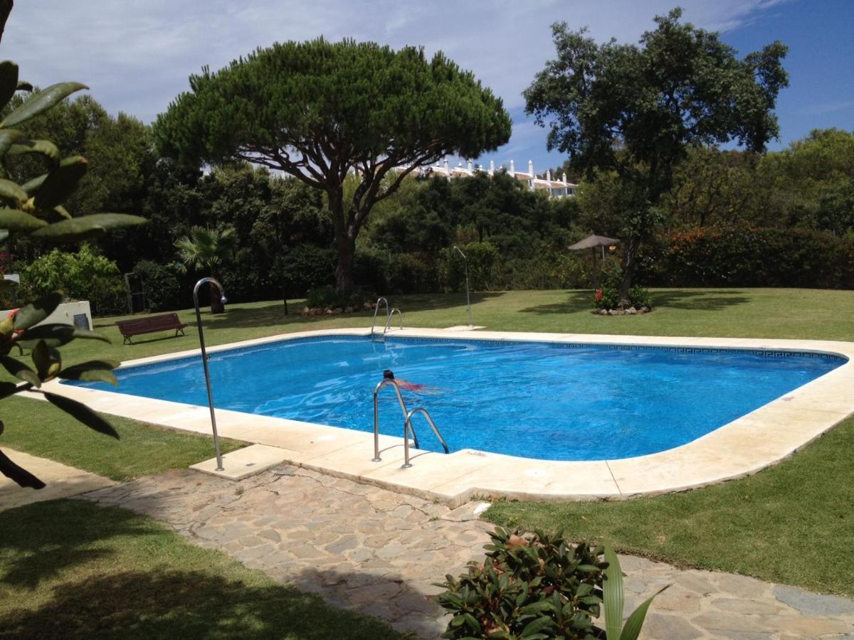Beautiful Holiday Apartment 2 Bedroom Beach And Pool Malaga Marbella Calahonda Royale Mijas Costa Spain ภายนอก รูปภาพ