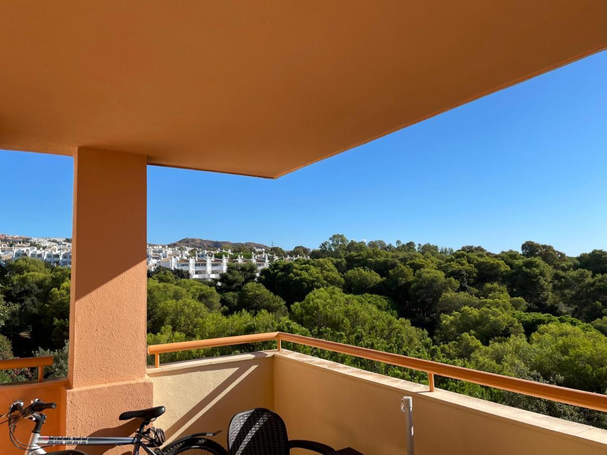 Beautiful Holiday Apartment 2 Bedroom Beach And Pool Malaga Marbella Calahonda Royale Mijas Costa Spain ภายนอก รูปภาพ