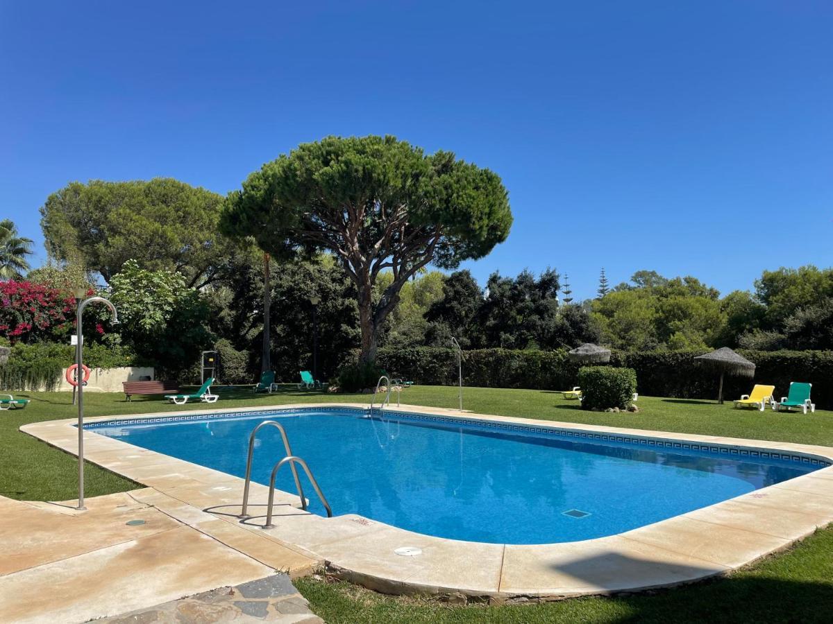 Beautiful Holiday Apartment 2 Bedroom Beach And Pool Malaga Marbella Calahonda Royale Mijas Costa Spain ภายนอก รูปภาพ